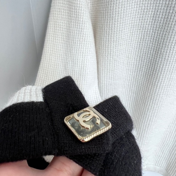 Brandnew condition Chanel sweater - Picture 5 of 8